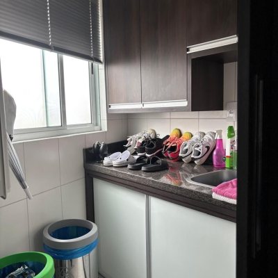 Apartamento com 173m², 2 quartos (sendo 2 suítes), 2 garagens, no bairro Campinas em São José