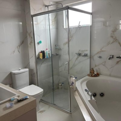 Apartamento com 173m², 2 quartos (sendo 2 suítes), 2 garagens, no bairro Campinas em São José
