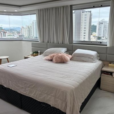 Apartamento com 173m², 2 quartos (sendo 2 suítes), 2 garagens, no bairro Campinas em São José