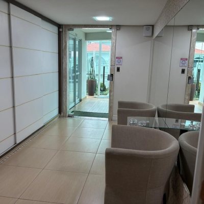 Apartamento com 173m², 2 quartos (sendo 2 suítes), 2 garagens, no bairro Campinas em São José