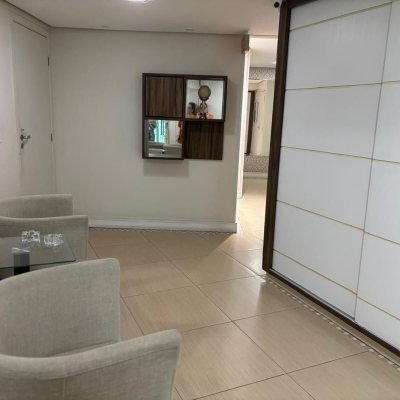 Apartamento com 173m², 2 quartos (sendo 2 suítes), 2 garagens, no bairro Campinas em São José