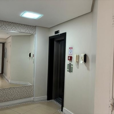 Apartamento com 173m², 2 quartos (sendo 2 suítes), 2 garagens, no bairro Campinas em São José