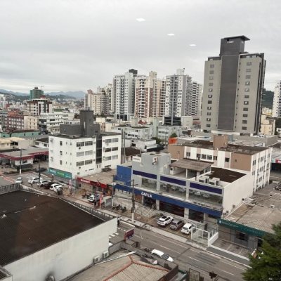 Apartamento com 173m², 2 quartos (sendo 2 suítes), 2 garagens, no bairro Campinas em São José
