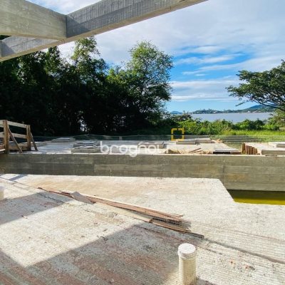Apartamento com 70m², 2 quartos (sendo 1 suíte), 1 garagem, no bairro Lagoa da Conceição em Florianópolis