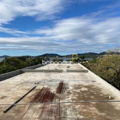 Apartamento com 70m², 2 quartos (sendo 1 suíte), 1 garagem, no bairro Lagoa da Conceição em Florianópolis