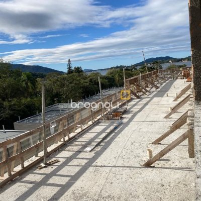Apartamento com 70m², 2 quartos (sendo 1 suíte), 1 garagem, no bairro Lagoa da Conceição em Florianópolis