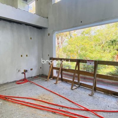 Apartamento com 70m², 2 quartos (sendo 1 suíte), 1 garagem, no bairro Lagoa da Conceição em Florianópolis