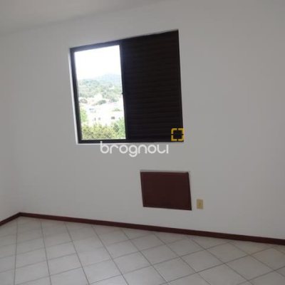 Apartamento com 77m², 2 quartos (sendo 1 suíte), 1 garagem, no bairro Trindade em Florianópolis