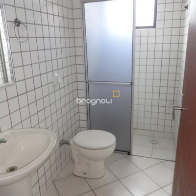 Apartamento com 77m², 2 quartos (sendo 1 suíte), 1 garagem, no bairro Trindade em Florianópolis