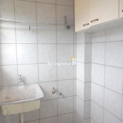 Apartamento com 77m², 2 quartos (sendo 1 suíte), 1 garagem, no bairro Trindade em Florianópolis