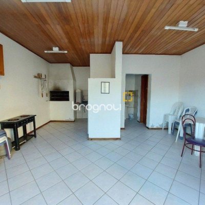 Apartamento com 77m², 2 quartos (sendo 1 suíte), 1 garagem, no bairro Trindade em Florianópolis