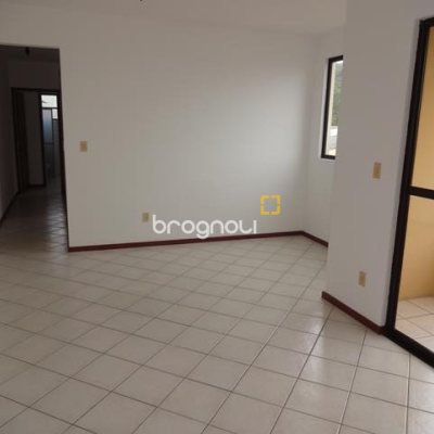 Apartamento com 77m², 2 quartos (sendo 1 suíte), 1 garagem, no bairro Trindade em Florianópolis