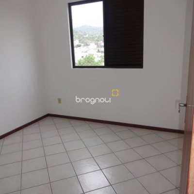 Apartamento com 77m², 2 quartos (sendo 1 suíte), 1 garagem, no bairro Trindade em Florianópolis