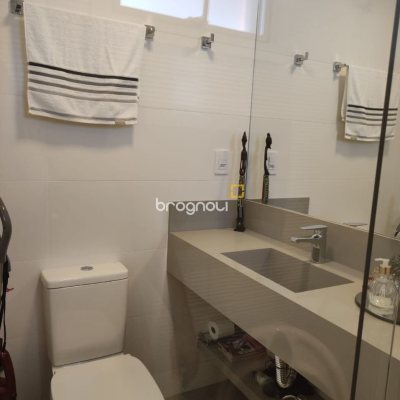 Apartamento com 121m², 3 quartos (sendo 3 suítes), 2 garagens, no bairro Kobrasol em São José
