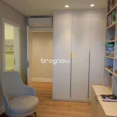 Apartamento com 121m², 3 quartos (sendo 3 suítes), 2 garagens, no bairro Kobrasol em São José