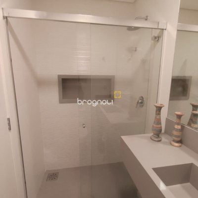 Apartamento com 121m², 3 quartos (sendo 3 suítes), 2 garagens, no bairro Kobrasol em São José