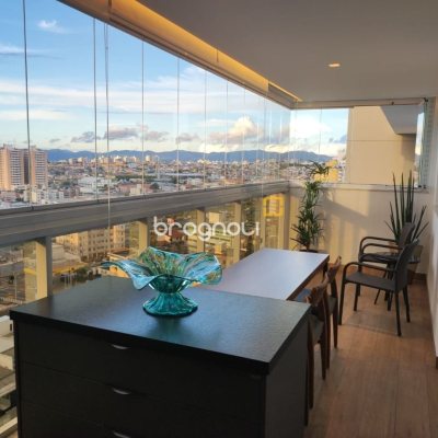 Apartamento com 121m², 3 quartos (sendo 3 suítes), 2 garagens, no bairro Kobrasol em São José
