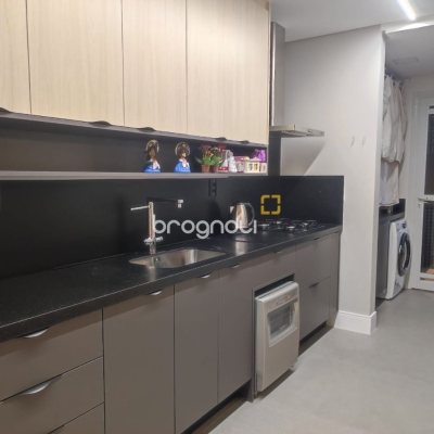 Apartamento com 121m², 3 quartos (sendo 3 suítes), 2 garagens, no bairro Kobrasol em São José