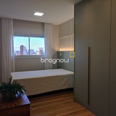 Apartamento com 121m², 3 quartos (sendo 3 suítes), 2 garagens, no bairro Kobrasol em São José