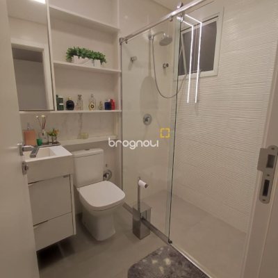 Apartamento com 121m², 3 quartos (sendo 3 suítes), 2 garagens, no bairro Kobrasol em São José
