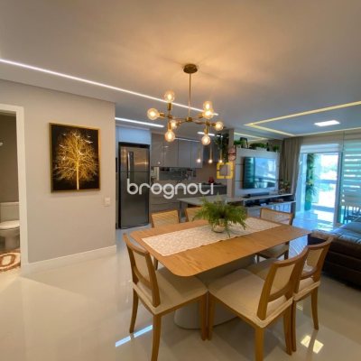 Apartamento com 101m², 2 quartos (sendo 2 suítes), 1 garagem, no bairro Centro em Florianópolis