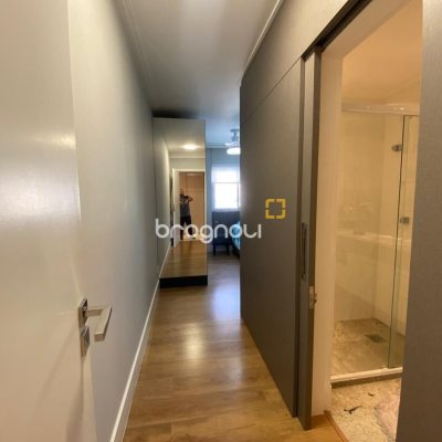Apartamento com 101m², 2 quartos (sendo 2 suítes), 1 garagem, no bairro Centro em Florianópolis