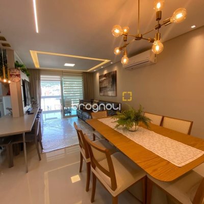 Apartamento com 101m², 2 quartos (sendo 2 suítes), 1 garagem, no bairro Centro em Florianópolis