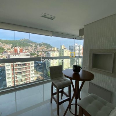 Apartamento com 101m², 2 quartos (sendo 2 suítes), 1 garagem, no bairro Centro em Florianópolis