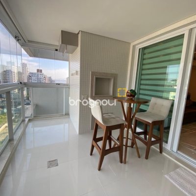 Apartamento com 101m², 2 quartos (sendo 2 suítes), 1 garagem, no bairro Centro em Florianópolis