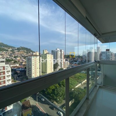 Apartamento com 101m², 2 quartos (sendo 2 suítes), 1 garagem, no bairro Centro em Florianópolis