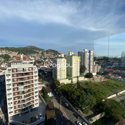 Apartamento com 101m², 2 quartos (sendo 2 suítes), 1 garagem, no bairro Centro em Florianópolis