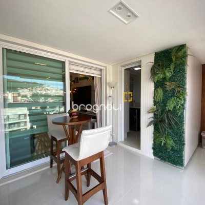 Apartamento com 101m², 2 quartos (sendo 2 suítes), 1 garagem, no bairro Centro em Florianópolis