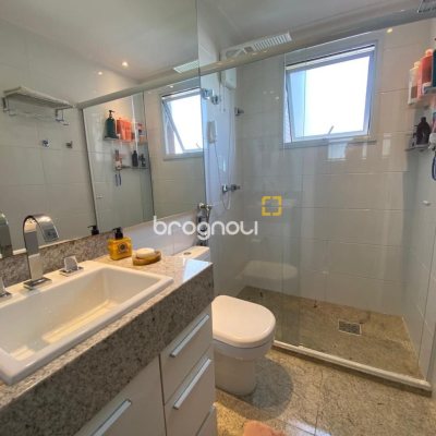 Apartamento com 101m², 2 quartos (sendo 2 suítes), 1 garagem, no bairro Centro em Florianópolis