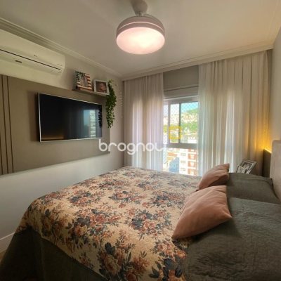 Apartamento com 101m², 2 quartos (sendo 2 suítes), 1 garagem, no bairro Centro em Florianópolis
