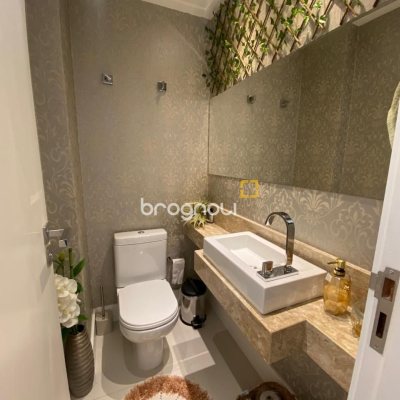 Apartamento com 101m², 2 quartos (sendo 2 suítes), 1 garagem, no bairro Centro em Florianópolis