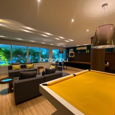 Apartamento com 101m², 2 quartos (sendo 2 suítes), 1 garagem, no bairro Centro em Florianópolis