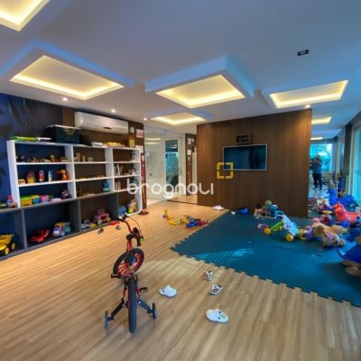Apartamento com 101m², 2 quartos (sendo 2 suítes), 1 garagem, no bairro Centro em Florianópolis