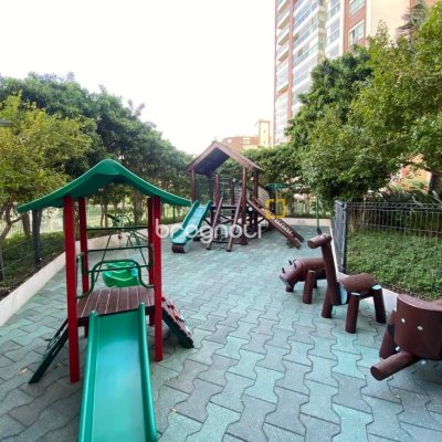 Apartamento com 101m², 2 quartos (sendo 2 suítes), 1 garagem, no bairro Centro em Florianópolis