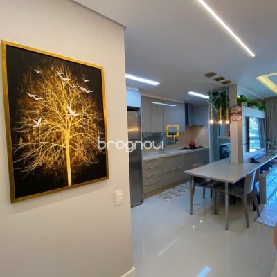Apartamento com 101m², 2 quartos (sendo 2 suítes), 1 garagem, no bairro Centro em Florianópolis