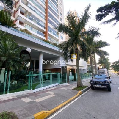 Apartamento com 101m², 2 quartos (sendo 2 suítes), 1 garagem, no bairro Centro em Florianópolis
