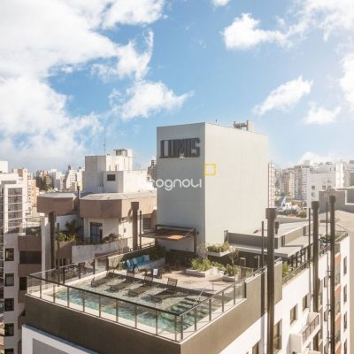Apartamento com 80m², 2 quartos (sendo 2 suítes), 1 garagem, no bairro Centro em Florianópolis