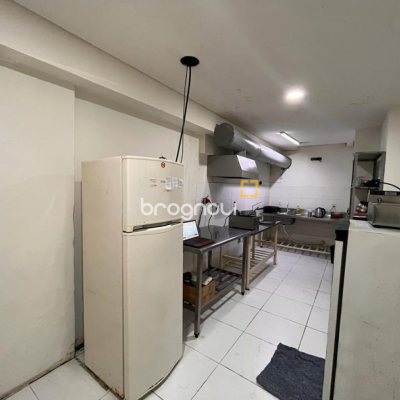 Loja com 56m², no bairro Kobrasol em São José