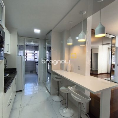 Apartamento com 120m², 3 quartos (sendo 1 suíte), 2 garagens, no bairro Centro em Florianópolis