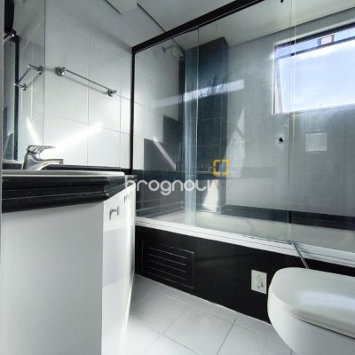 Apartamento com 120m², 3 quartos (sendo 1 suíte), 2 garagens, no bairro Centro em Florianópolis
