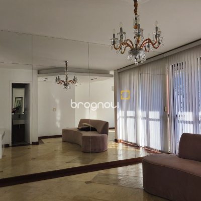 Apartamento com 120m², 3 quartos (sendo 1 suíte), 2 garagens, no bairro Centro em Florianópolis