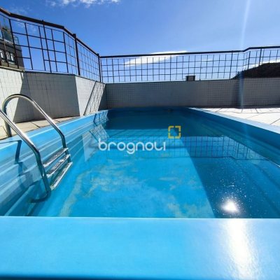 Apartamento com 120m², 3 quartos (sendo 1 suíte), 2 garagens, no bairro Centro em Florianópolis