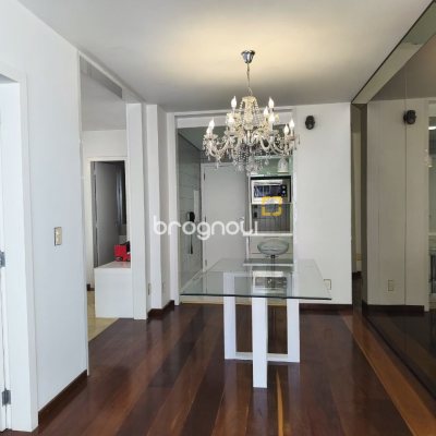 Apartamento com 120m², 3 quartos (sendo 1 suíte), 2 garagens, no bairro Centro em Florianópolis