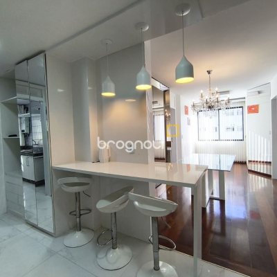 Apartamento com 120m², 3 quartos (sendo 1 suíte), 2 garagens, no bairro Centro em Florianópolis
