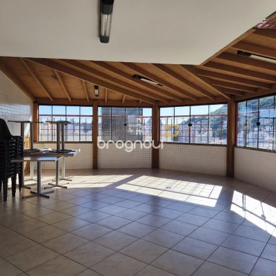 Apartamento com 120m², 3 quartos (sendo 1 suíte), 2 garagens, no bairro Centro em Florianópolis