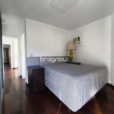 Apartamento com 120m², 3 quartos (sendo 1 suíte), 2 garagens, no bairro Centro em Florianópolis